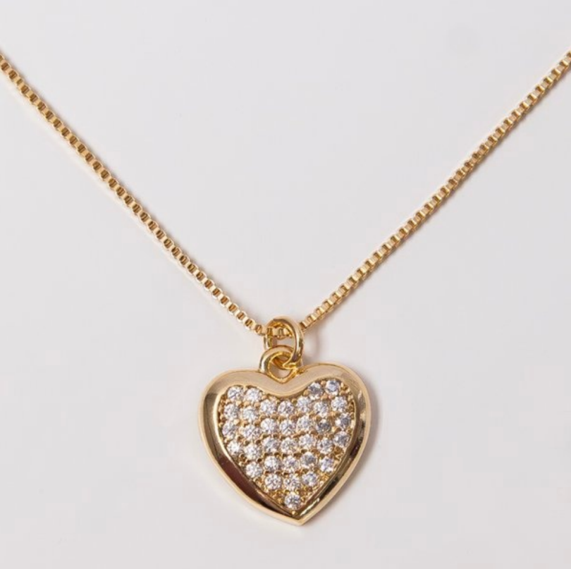 Colar com pingente de coração cravejado